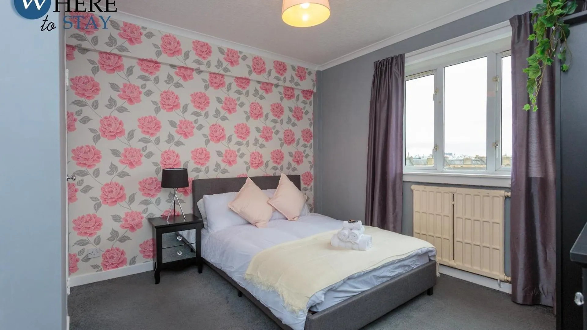 Stunning 3 Bedroom Apartment Edynburg